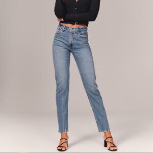 Abercrombie & Fitch High Rise Mom Jean in Curve Love Size 27 Long